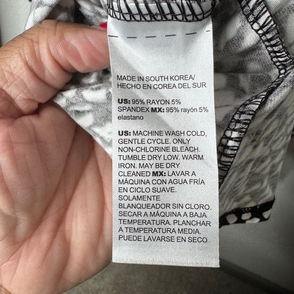 Chicos 3 XL Black White Abstract Print Long Sleeve Top Tunic - Picture 5 of 8